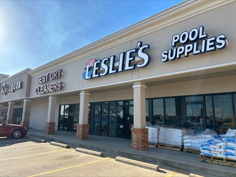 2828 Highway 365, Nederland, TX à louer - Photo de l’immeuble – Image 3 sur 6