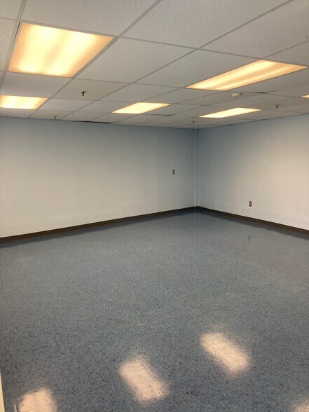 41 Industrial Way, Exeter, NH à louer - Photo de l’immeuble – Image 2 sur 15