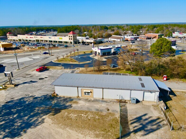 110 N Fourth St, Spring Lake, NC à louer - Photo de l’immeuble – Image 3 sur 17