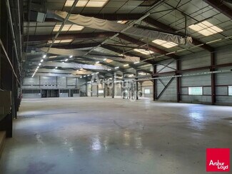 Plus de détails pour Local d'activités à louer