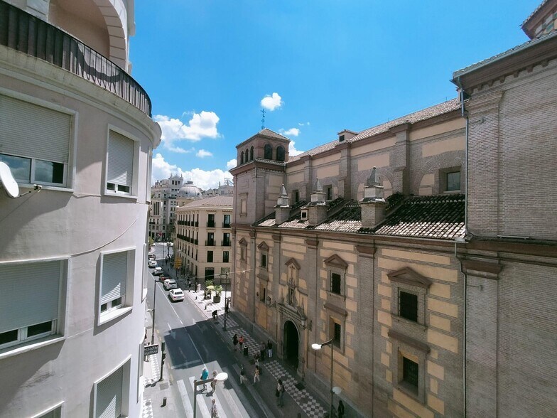 Bureau dans Granada à louer - Photo de l’immeuble – Image 1 sur 27