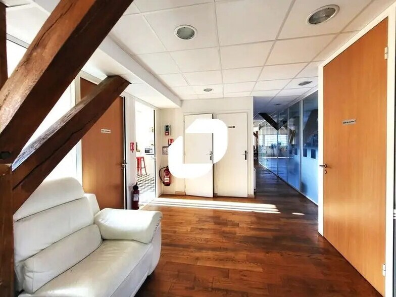 Bureau dans Malakoff à louer - Photo de l’immeuble – Image 2 sur 8