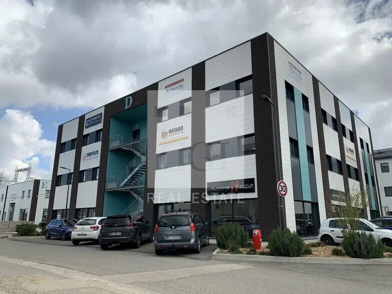 662 Rue Des Jonchères, Genay à louer - Photo de l’immeuble – Image 2 sur 11