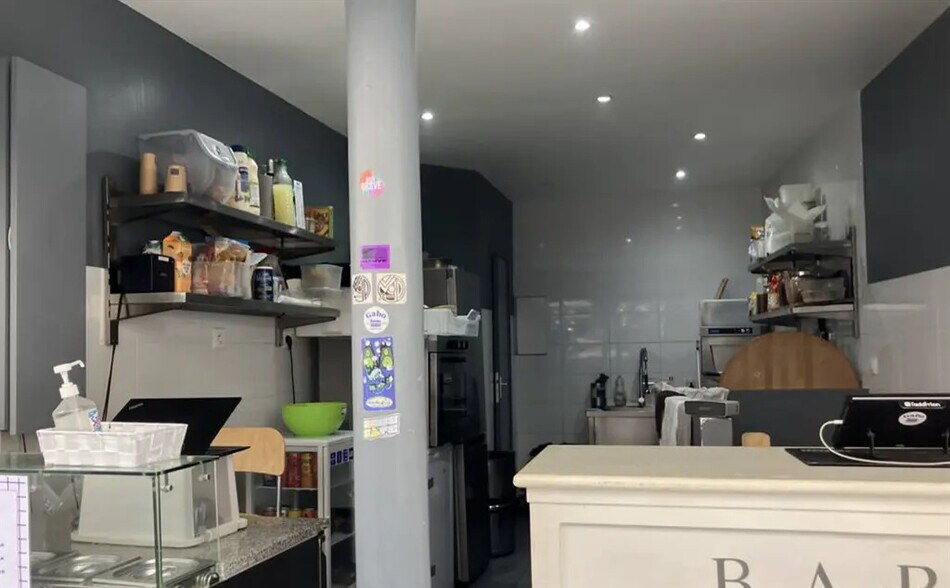 Local commercial dans Paris à louer - Photo intérieure – Image 1 sur 2