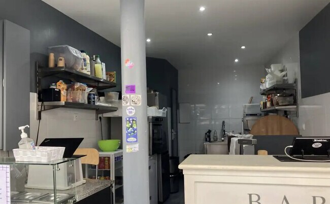 Plus de détails pour Local commercial à louer