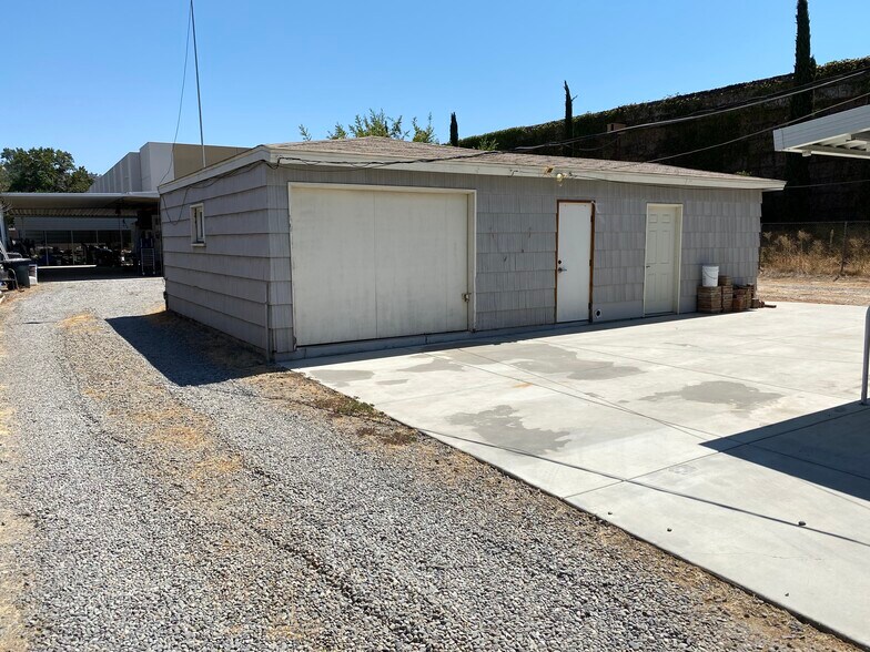 8703 Cottonwood Ave, Santee, CA à vendre - Photo de l’immeuble – Image 2 sur 7