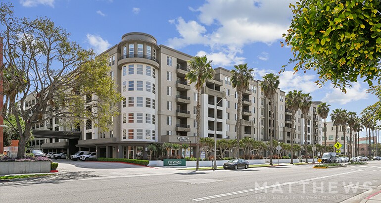 2200 Colorado Ave, Santa Monica, CA à louer - Photo de l’immeuble – Image 1 sur 3