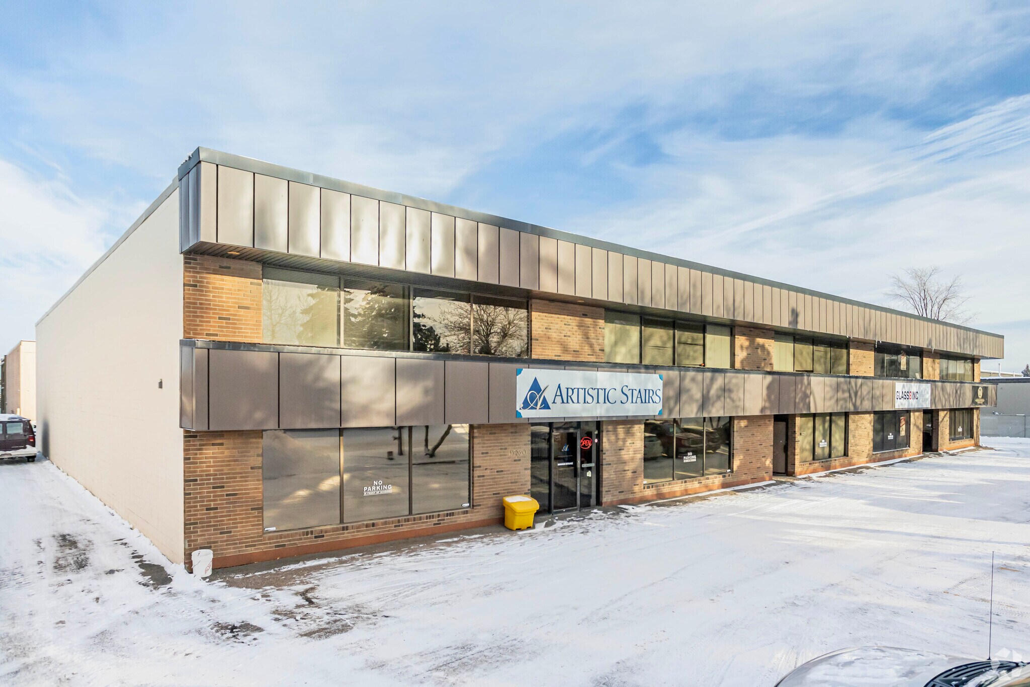 17306-17310 108 Av NW, Edmonton, AB à louer Photo de l’immeuble– Image 1 sur 4