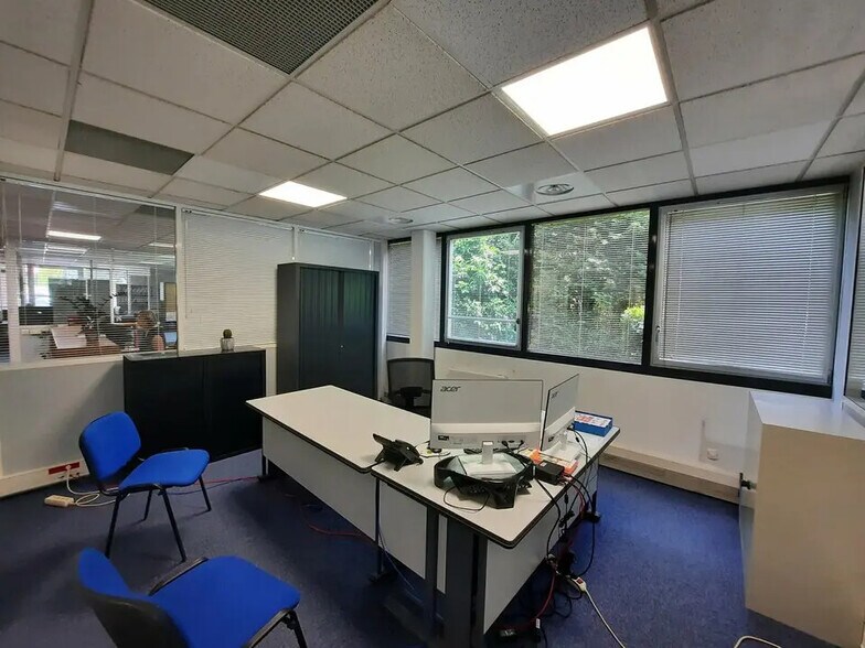 Bureau dans Bois-Guillaume à louer - Photo de l’immeuble – Image 2 sur 10