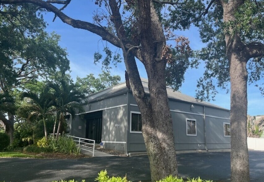 10261 4th St N, Saint Petersburg, FL à vendre - Photo de l’immeuble – Image 2 sur 4