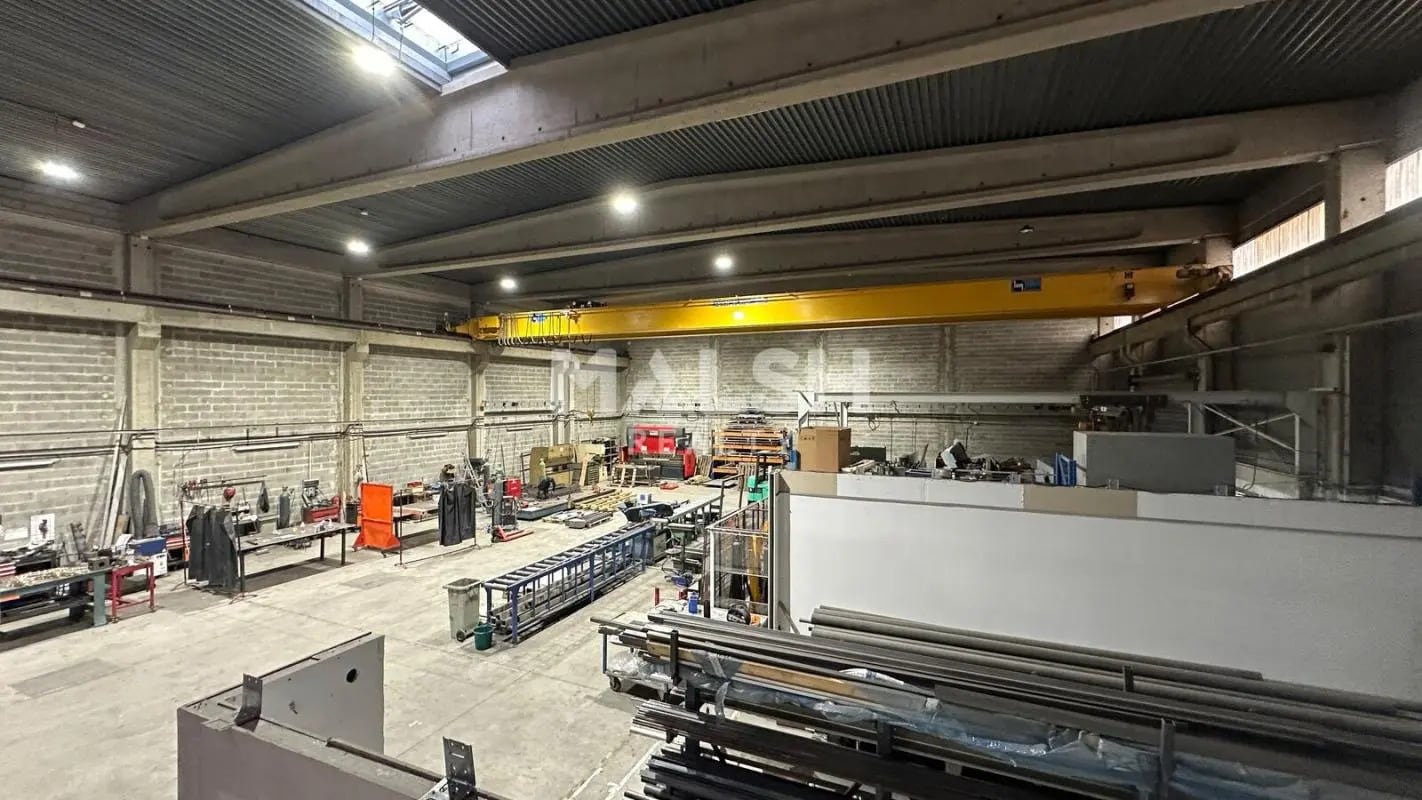 Bureau dans Chassieu à louer Photo de l’immeuble– Image 1 sur 13