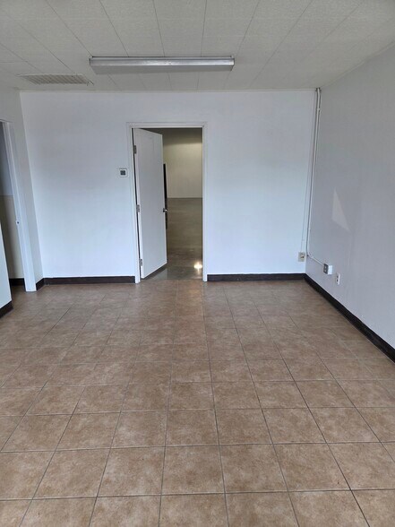 8531 Whitaker St, Buena Park, CA à louer - Photo de l’immeuble – Image 2 sur 10