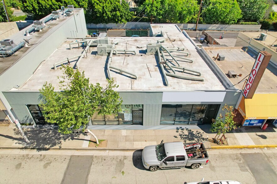 3864-3870 E Colorado Blvd, Pasadena, CA à vendre - Photo de l’immeuble – Image 1 sur 8