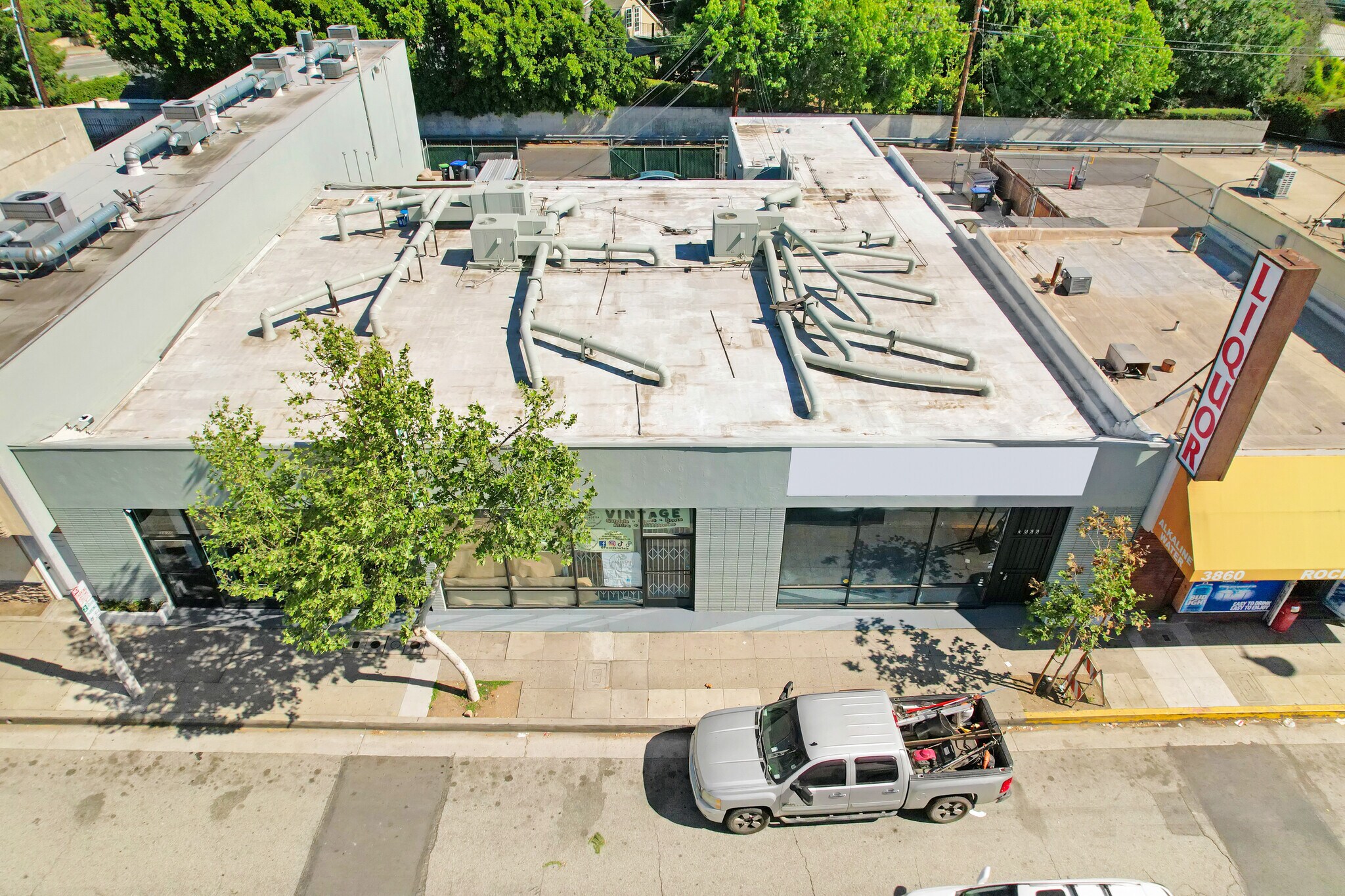 3864-3870 E Colorado Blvd, Pasadena, CA à vendre Photo de l’immeuble– Image 1 sur 9