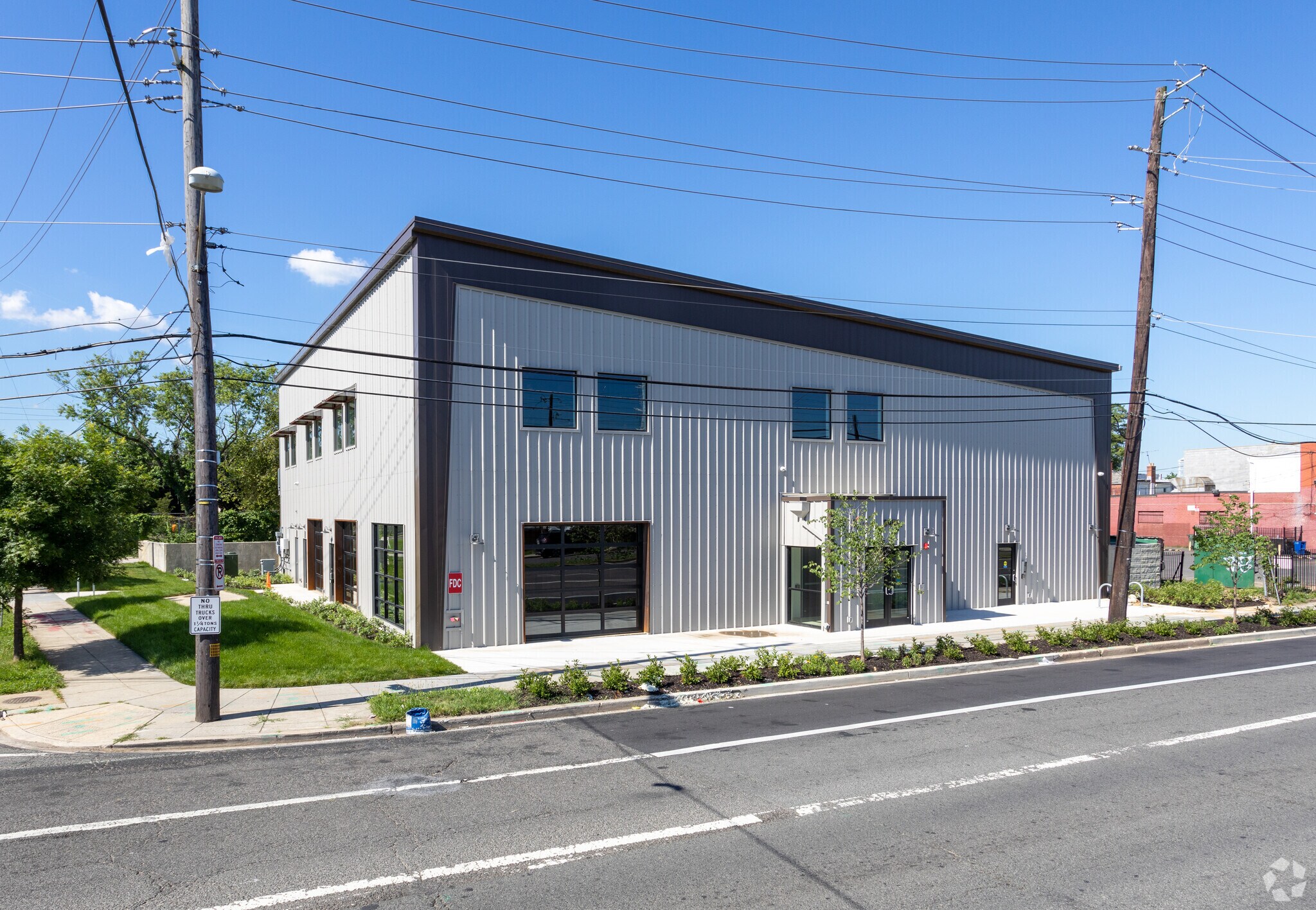 3451 Benning Rd NE, Washington, DC à louer Photo principale– Image 1 sur 12