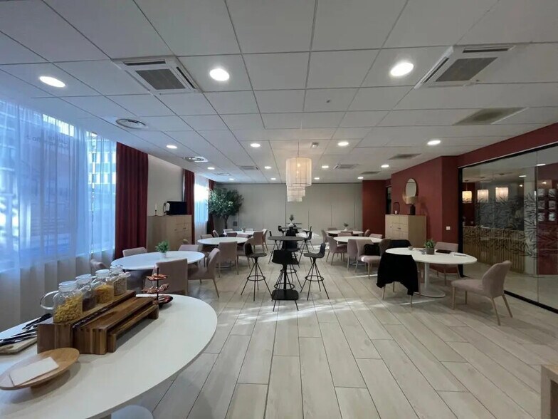 Local commercial dans Lille à louer - Photo de l’immeuble – Image 2 sur 3