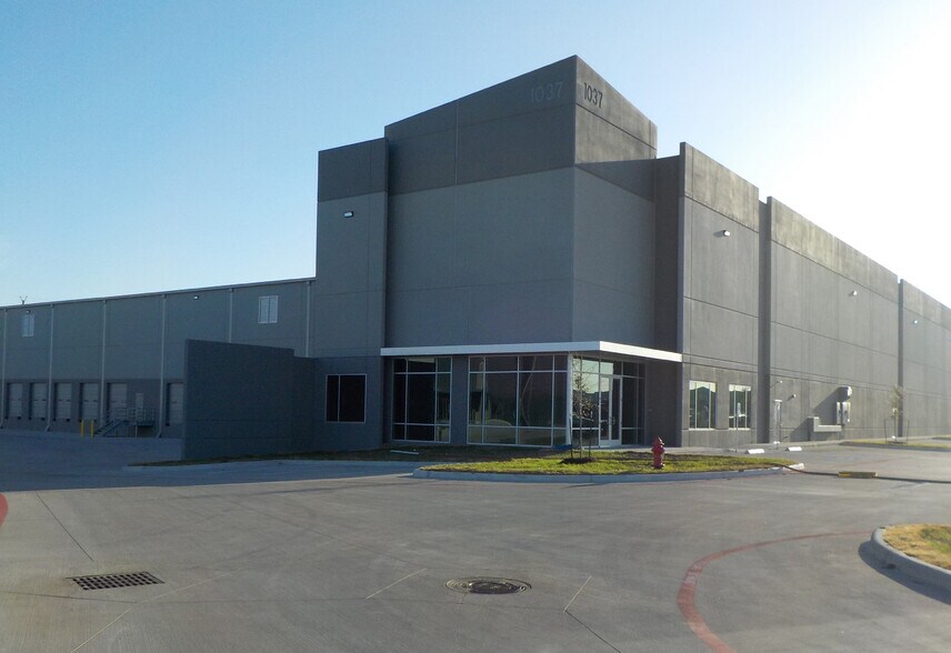 225 Distribution Center, Pasadena, TX à louer - Photo de l’immeuble – Image 1 sur 2