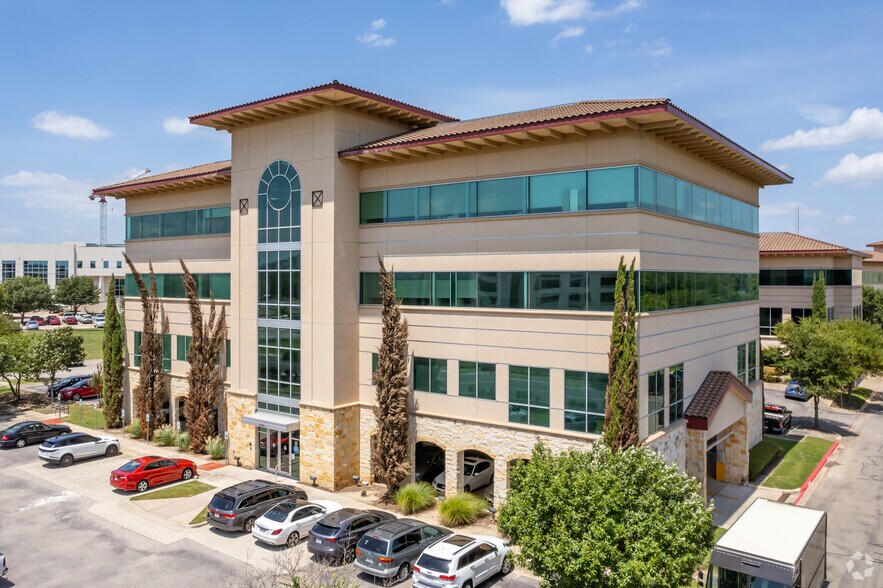 2200 Park Bend Dr, Austin, TX à louer - Photo de l’immeuble – Image 2 sur 6