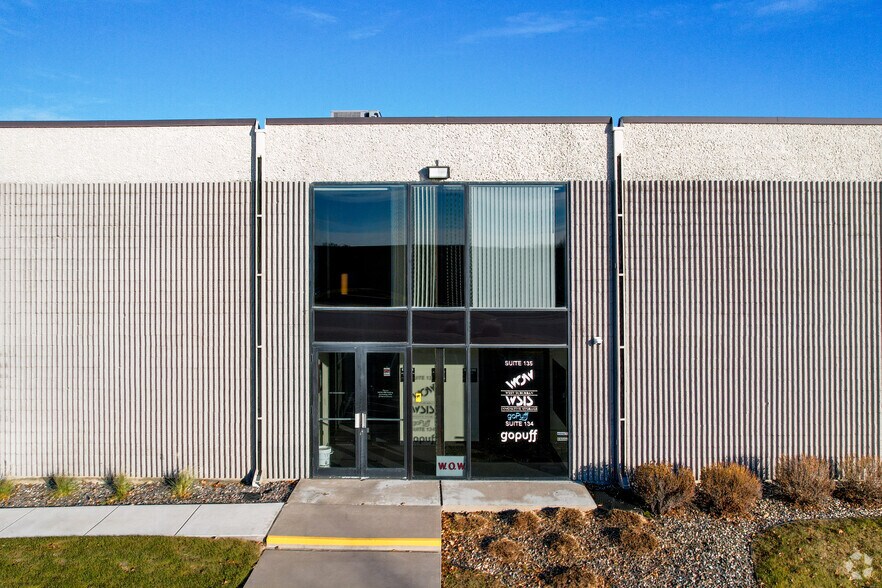 7180 Northland Cir N, Brooklyn Park, MN à louer - Photo de l’immeuble – Image 2 sur 5