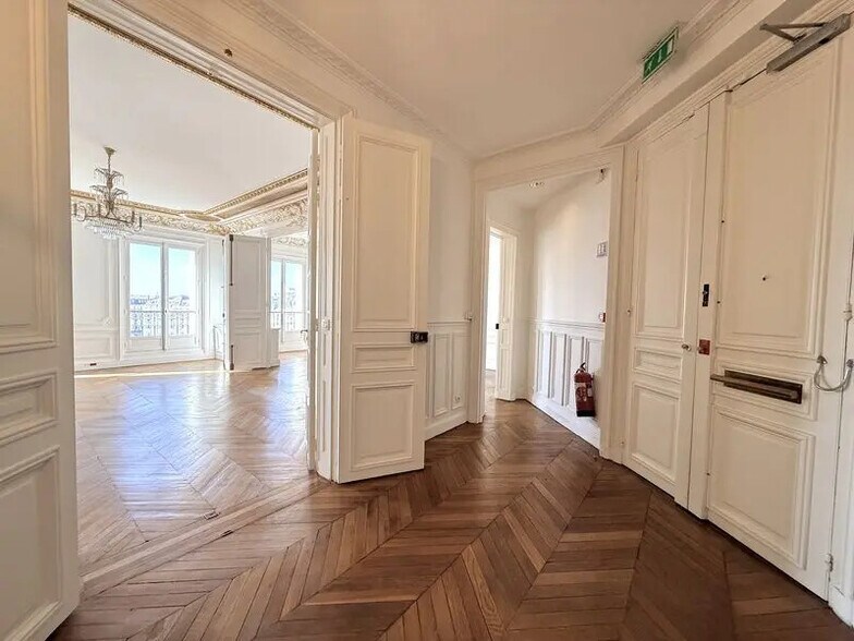 60 Rue De Londres, Paris à louer - Photo de l’immeuble – Image 3 sur 15