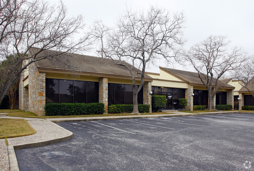 11322 Sir Winston St, San Antonio, TX à louer - Photo de l’immeuble – Image 1 sur 6