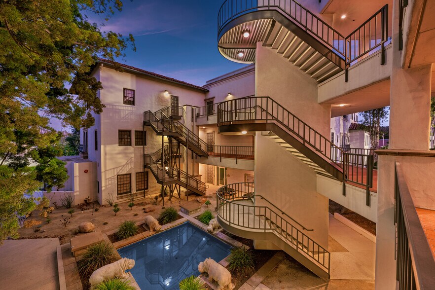 11770 Bernardo Plaza Ct, San Diego, CA à vendre - Photo de l’immeuble – Image 2 sur 10