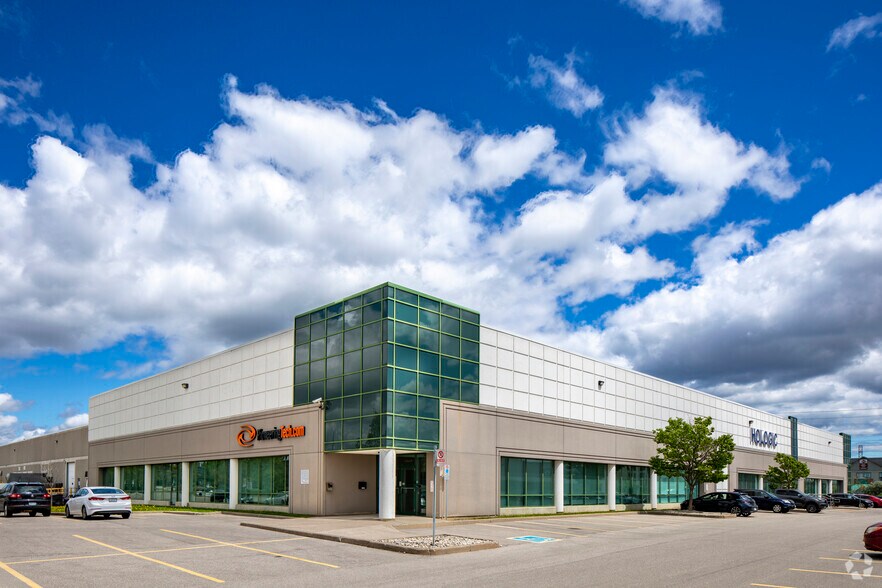 2400 Skymark Ave, Mississauga, ON à louer - Photo de l’immeuble – Image 3 sur 5