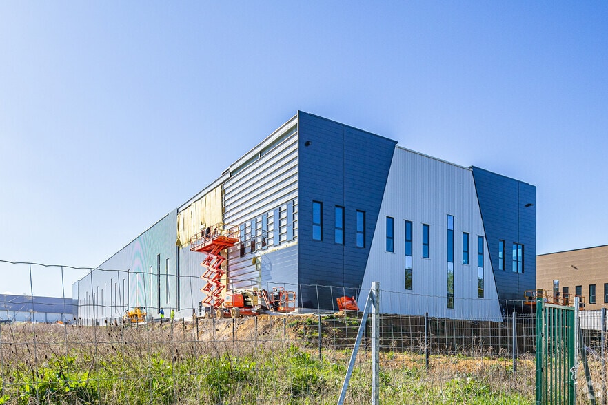 108 Rue De La Croix Brisée, Wissous à louer - Photo de l’immeuble – Image 3 sur 5