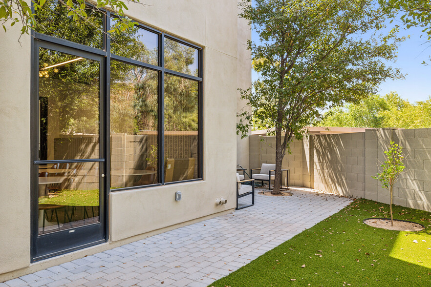 8722 E Via de Commercio, Scottsdale, AZ à louer - Photo de l’immeuble – Image 3 sur 57