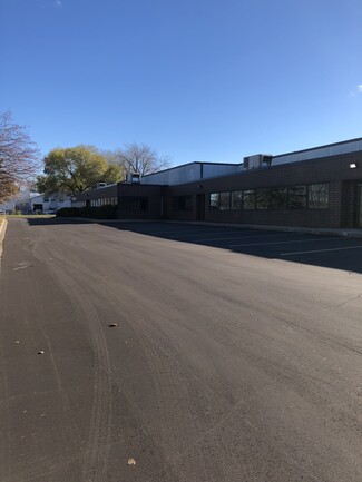 Plus de détails pour 300 S Owasso Blvd E, Little Canada, MN - Industriel/Logistique à louer