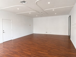 3709-3711 W 3rd St, Los Angeles, CA à louer Photo intérieure– Image 1 sur 2
