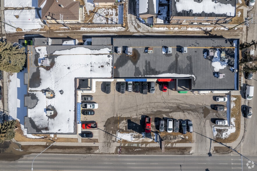 2400 Centre St NE, Calgary, AB à louer - Aérien – Image 3 sur 5