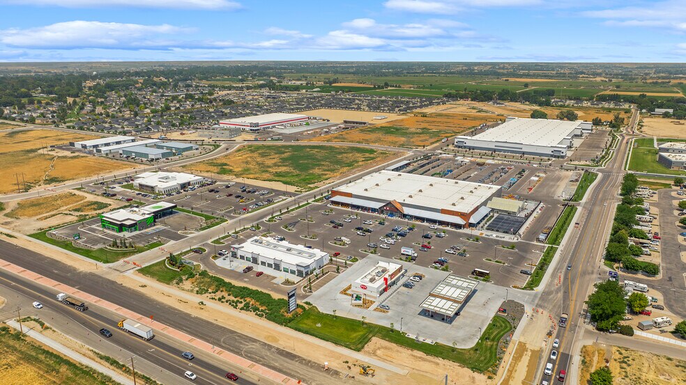 805 Saddle Ave, Caldwell, ID à vendre - Photo de l’immeuble – Image 2 sur 15