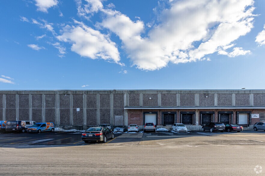 84-94 Rowe St, Newton, MA à louer - Photo de l’immeuble – Image 3 sur 5