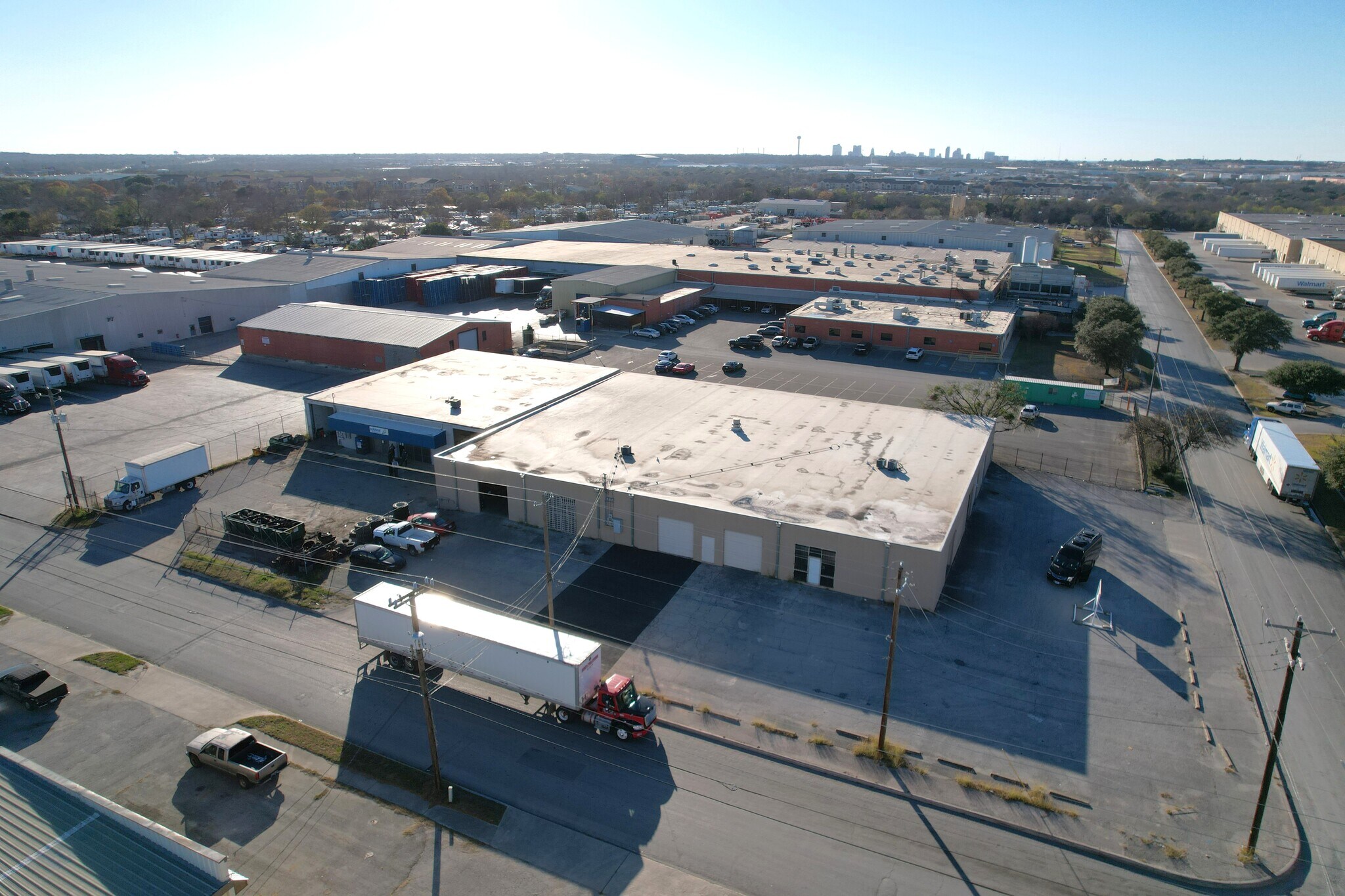 4254-4258 Director Dr, San Antonio, TX à vendre Photo de l’immeuble– Image 1 sur 7