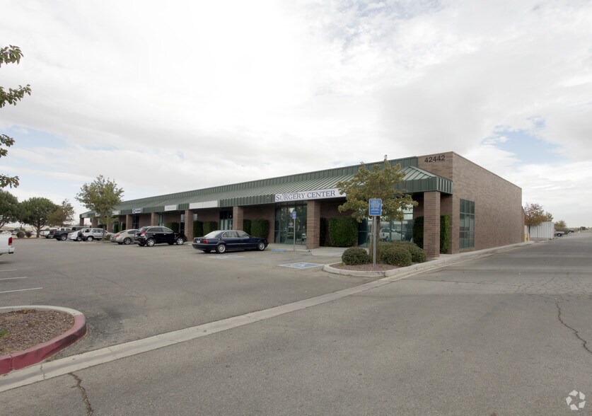 42402-42442 10th St W, Lancaster, CA à louer - Photo principale – Image 3 sur 3