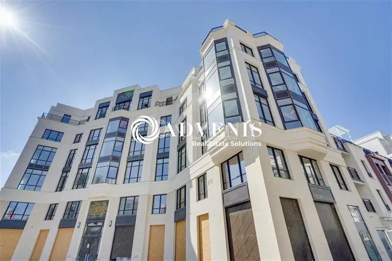 Bureau dans Chessy à vendre - Photo de l’immeuble – Image 1 sur 12