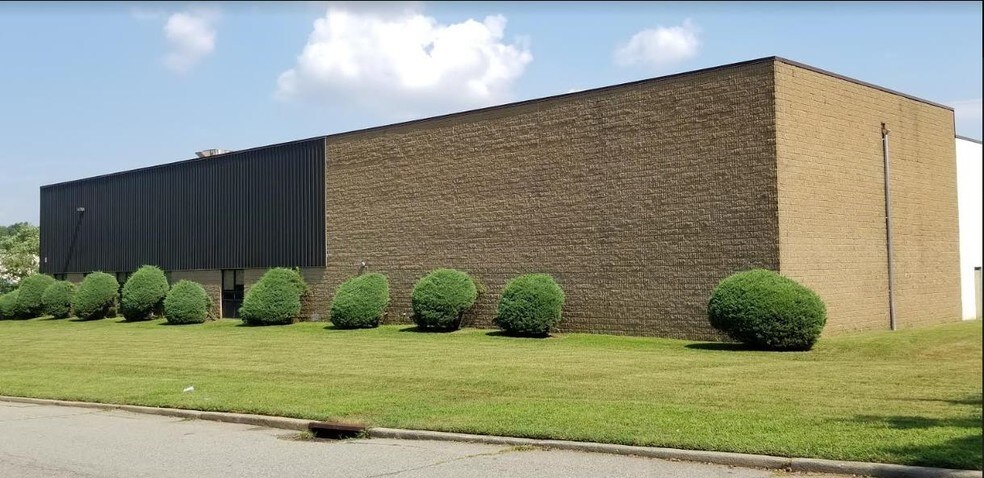 8 Progress St, Edison, NJ à louer - Photo de l’immeuble – Image 3 sur 7
