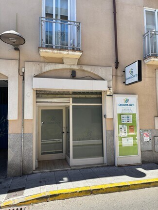 Plus de détails pour Local commercial à louer