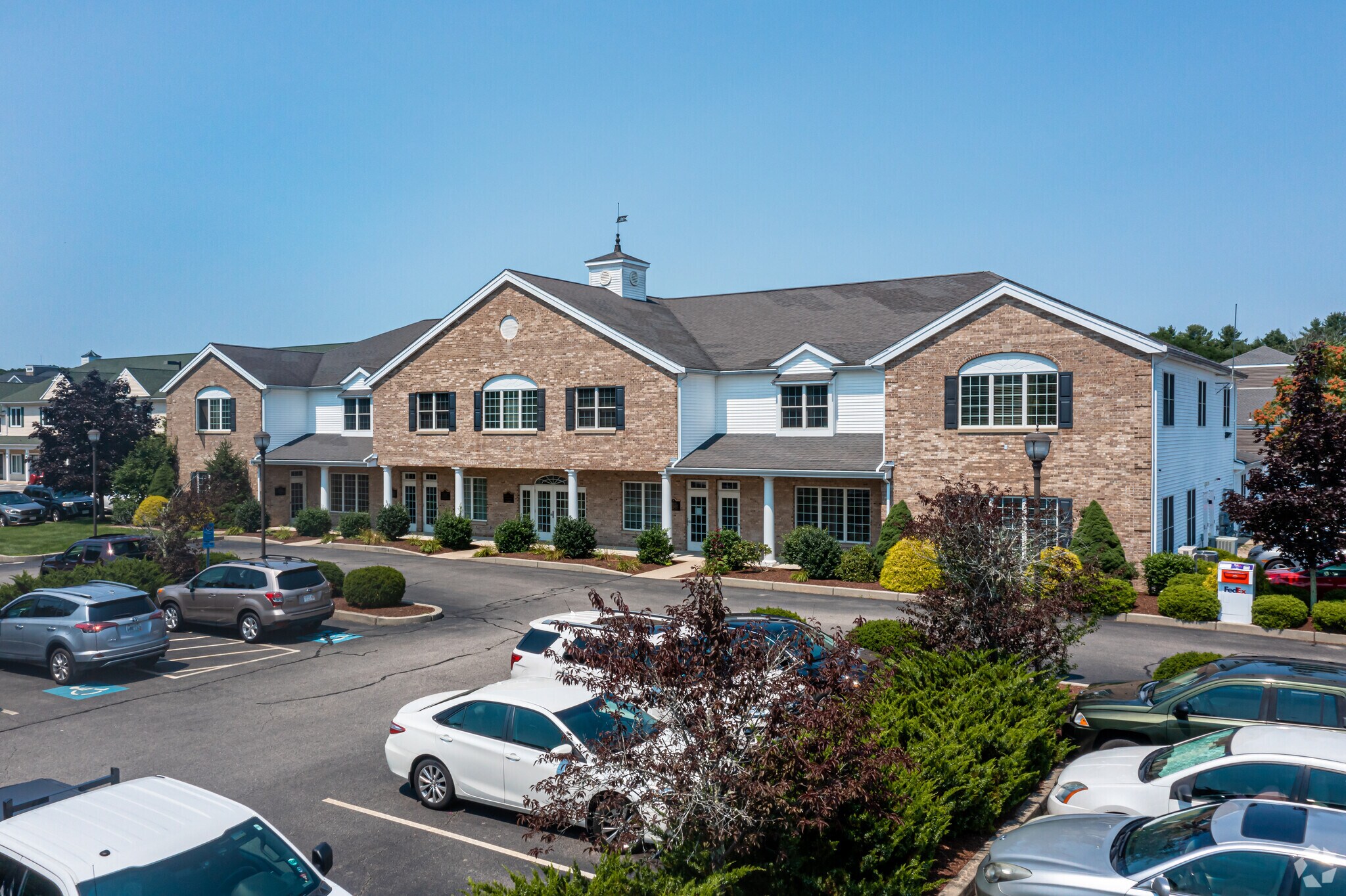 30 Man Mar Dr, Plainville, MA à louer Photo principale– Image 1 sur 14