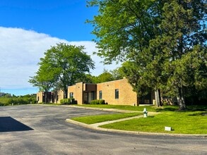 3160-3162 Presidential Dr, Fairborn, OH à louer Photo de l’immeuble– Image 2 sur 9