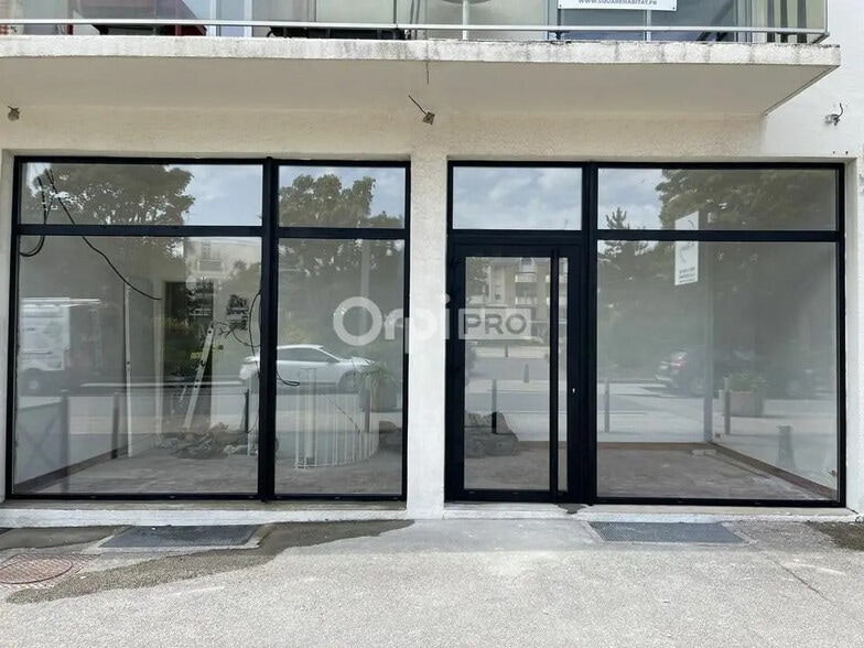 Local commercial dans Quiberon à louer - Photo de l’immeuble – Image 1 sur 3