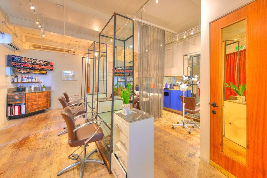 401 Kamakee St, Honolulu, HI à louer - Photo de l’immeuble – Image 2 sur 27