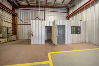 2833 Roosevelt Ave, San Antonio, TX à louer Photo intérieure– Image 2 sur 11