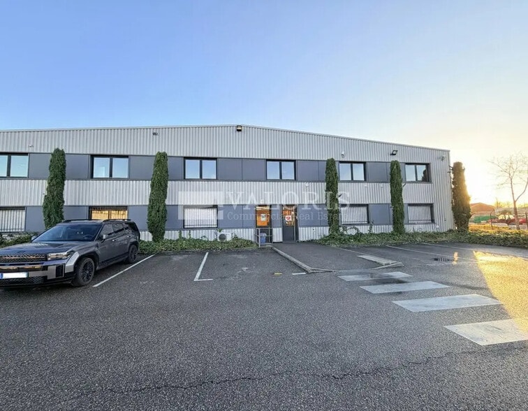 4 Rue Fulgencio Gimenez, Vaulx-en-Velin à louer - Photo principale – Image 1 sur 8