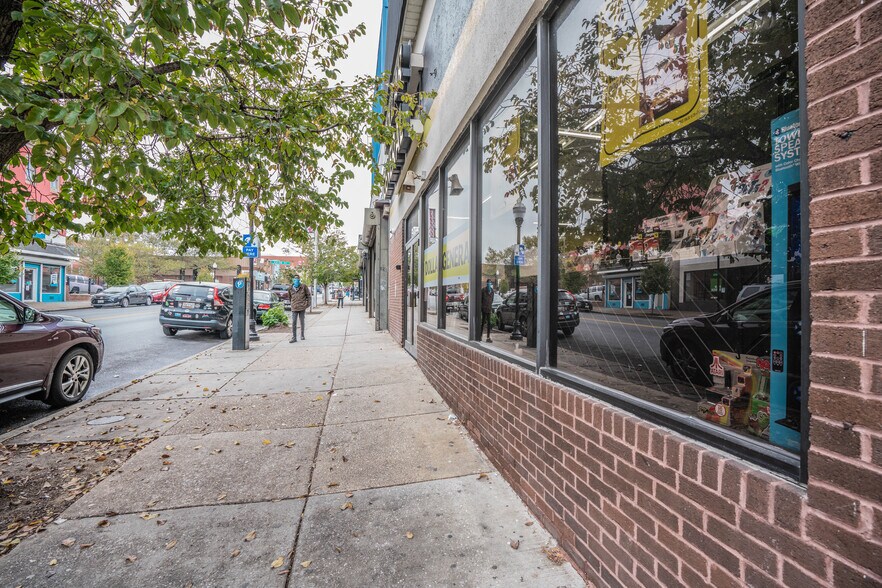 3828 Eastern Ave, Baltimore, MD à vendre - Photo de l’immeuble – Image 2 sur 20