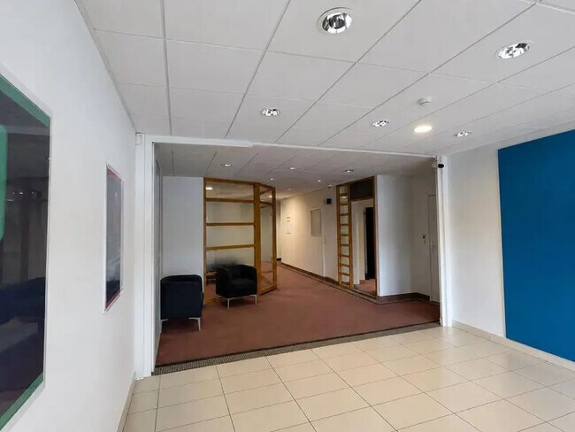 Plus de détails pour Bureau à louer