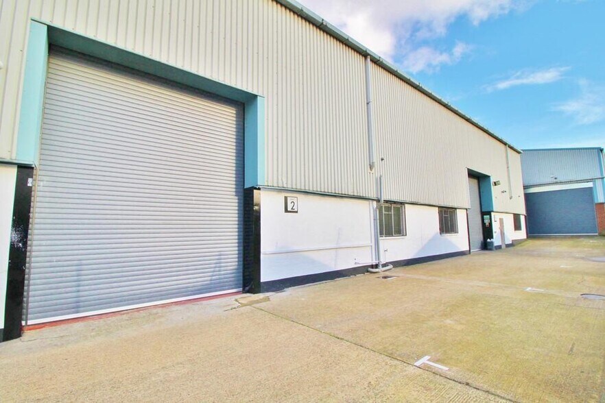 28-30 Fowler Rd, Ilford à louer - Photo de l’immeuble – Image 2 sur 23