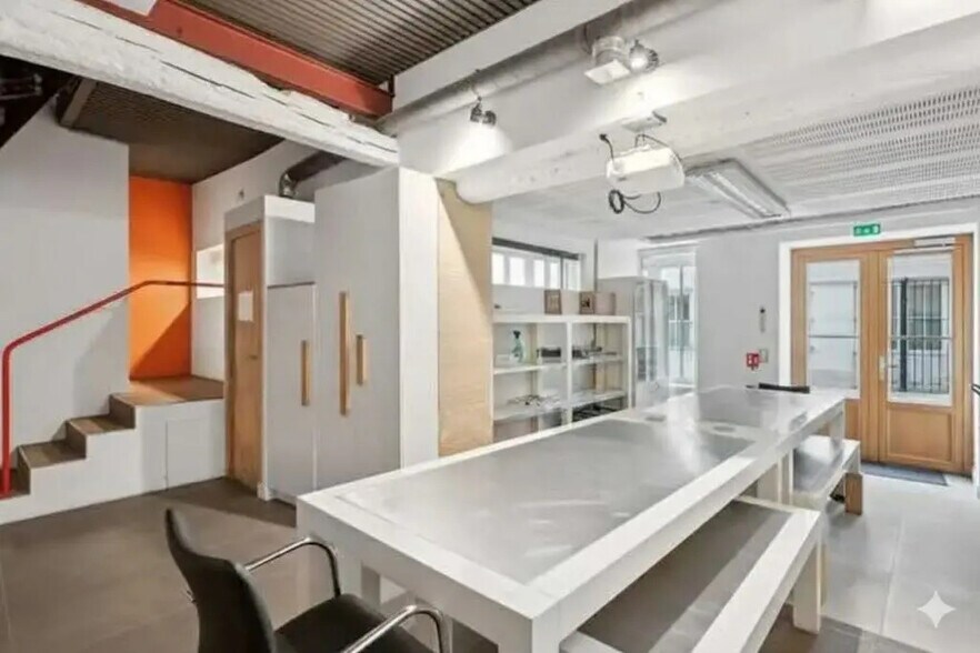 Local commercial dans Paris à louer - Photo intérieure – Image 1 sur 3