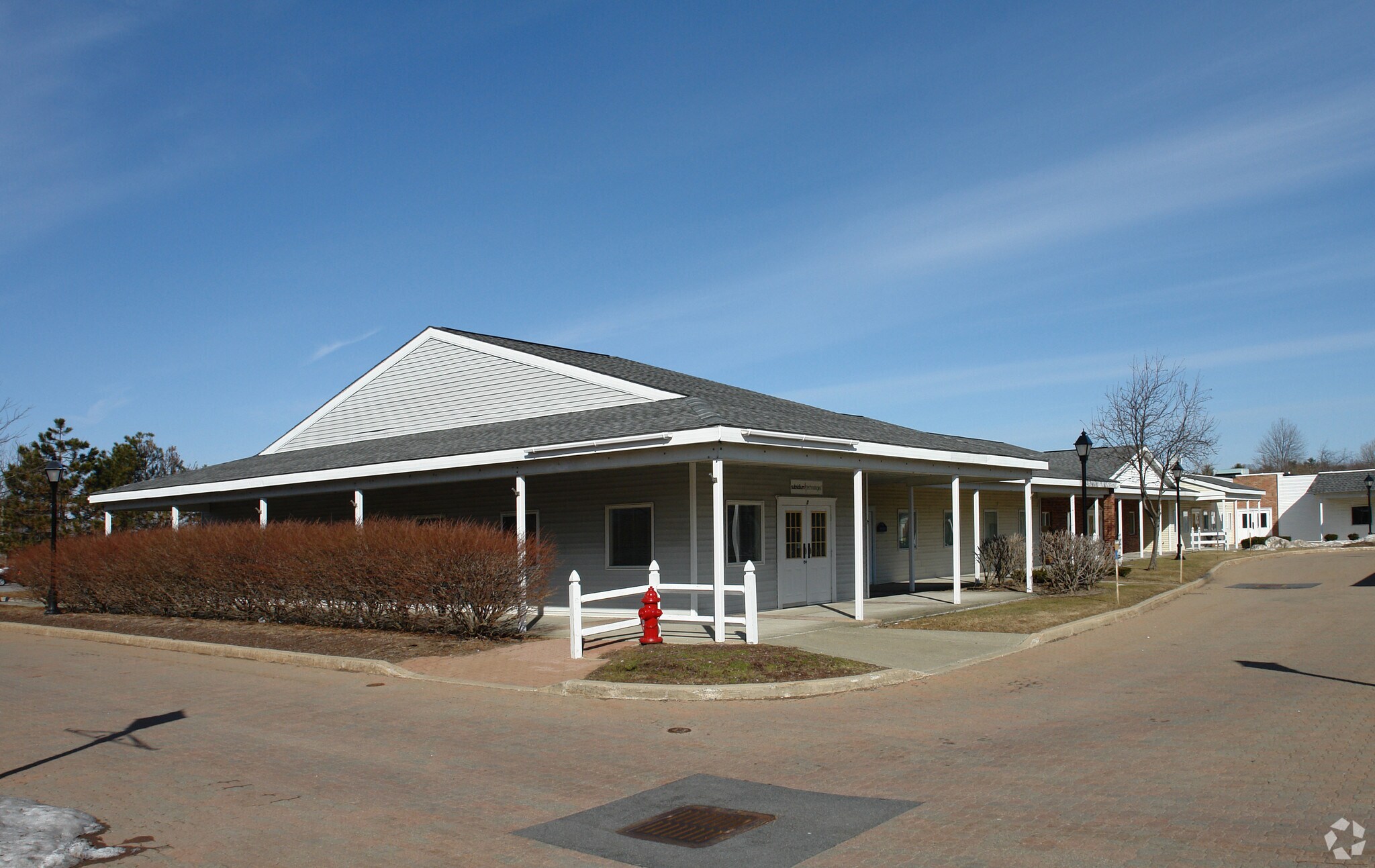 100 Saratoga Village Blvd, Malta, NY à louer Photo principale– Image 1 sur 16